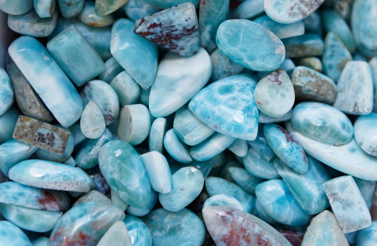 Tras las huellas del larimar en Barahona